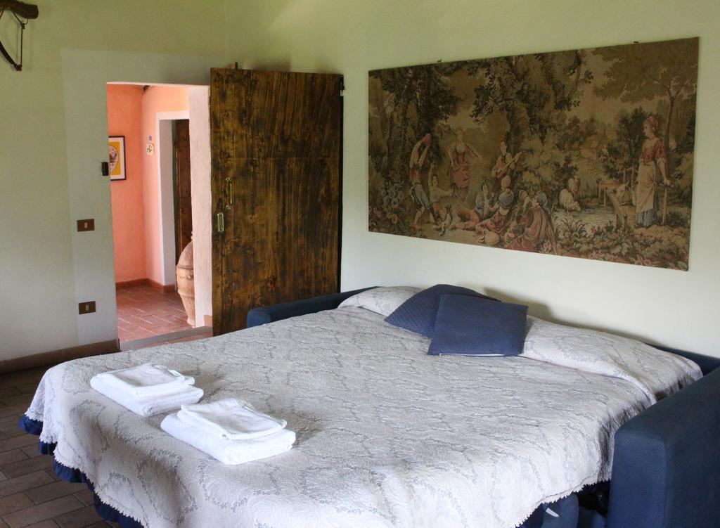 Agriturismo La Grotta Di Montecchino シエーナ エクステリア 写真
